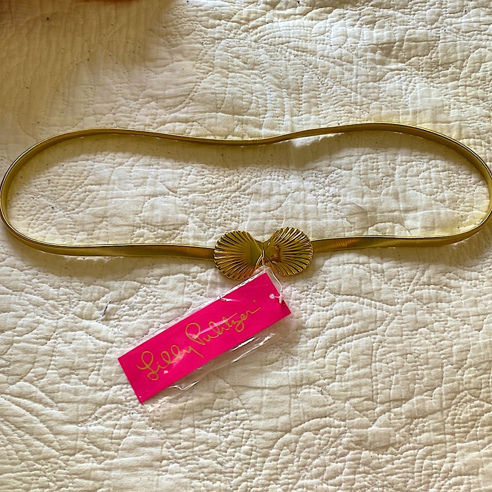 Lilly Pulitzer Shell clasp stretch belt Size L/XL